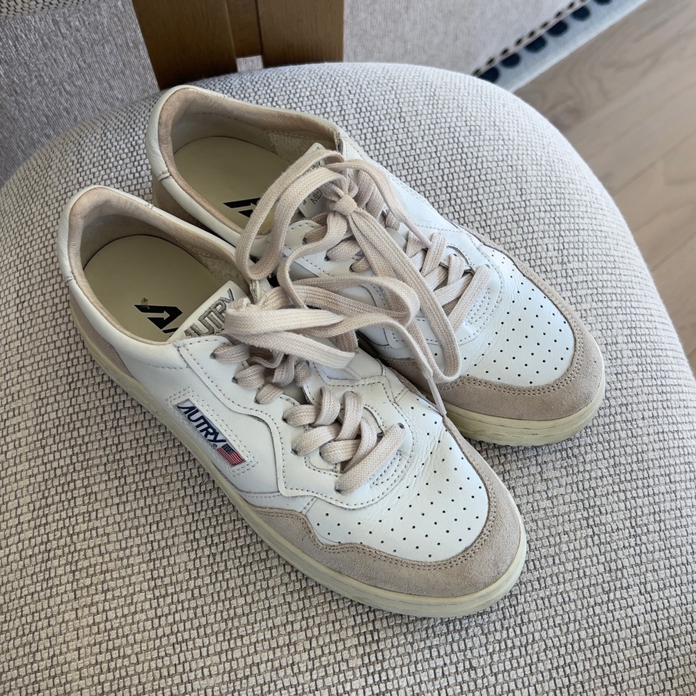 Autry Medalist Bicolor Mid Low Top Sneakers in Beige and White - Picture 2 of 7